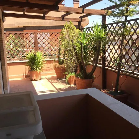 Delizioso Attico A Talenti 로마